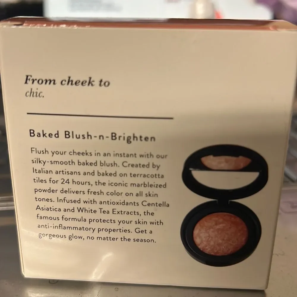 Laura GELLER Marbleized Blush- 0.16 oz - Picture 2 of 3